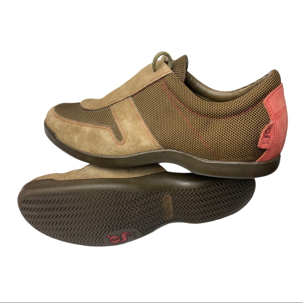 Cole Haan G Series Women  2-Tone Red Trim Sneakers